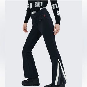 Mid-Rise Chevron Flare Pant - size M